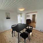 Lovely Two Story Rowhouse Daire Odense
